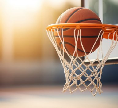 panier et ballon de basket