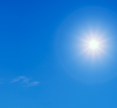 ciel bleu avec soleil