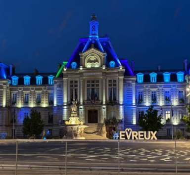 hôtel de ville éclairage turquoise
